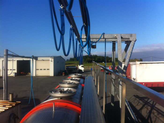 Lavage intérieur citerne de camion avec liquide ou pulvérulents